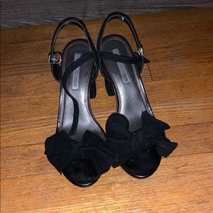 Violet and red chunky heel pumps